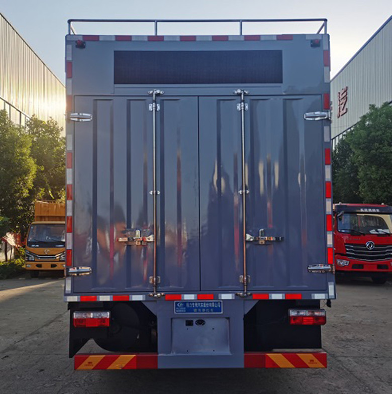 程力东风吸污净化车