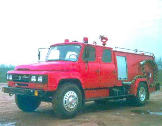 东风尖头140水罐消防车3.5吨