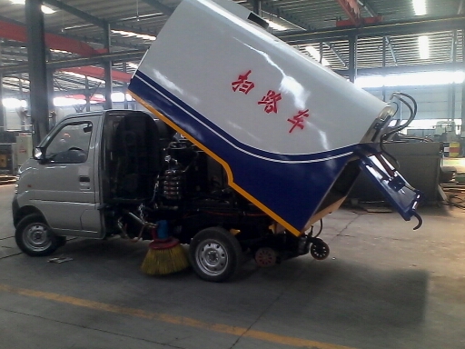 长安小型扫路车